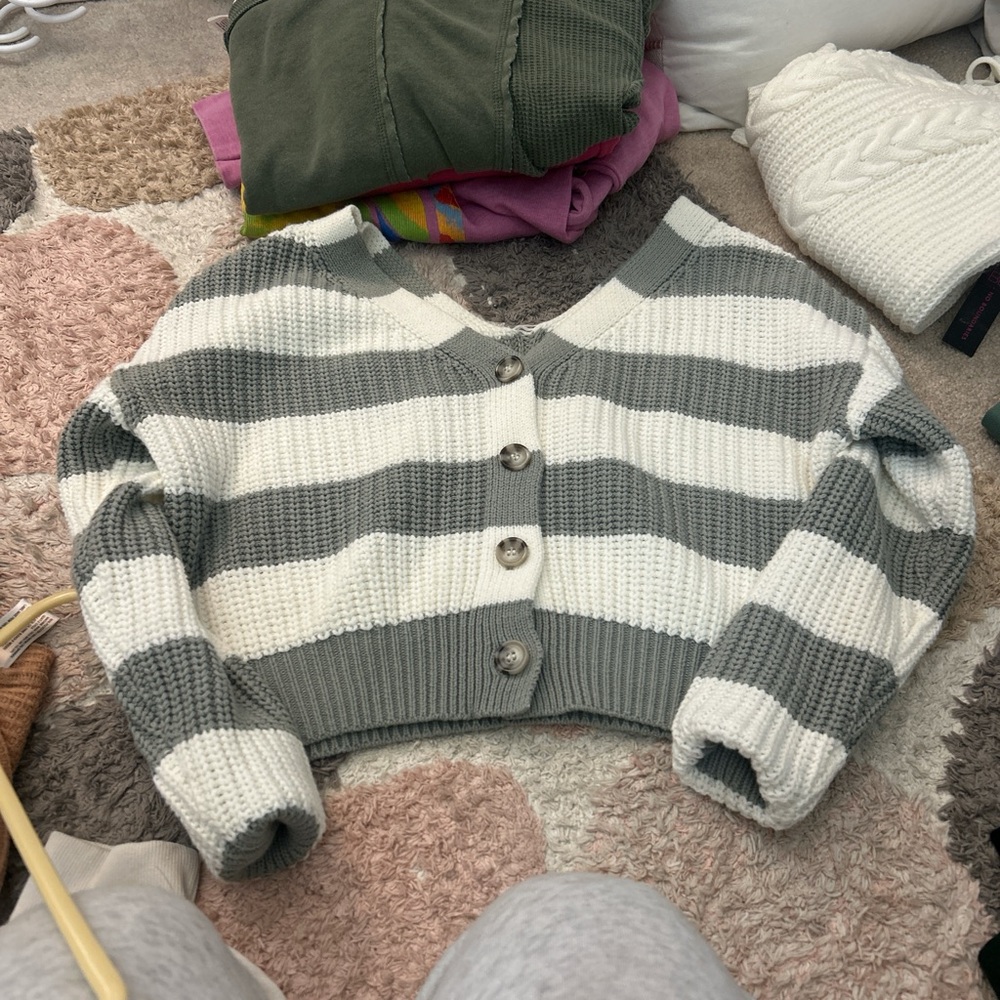 SWEATER!!